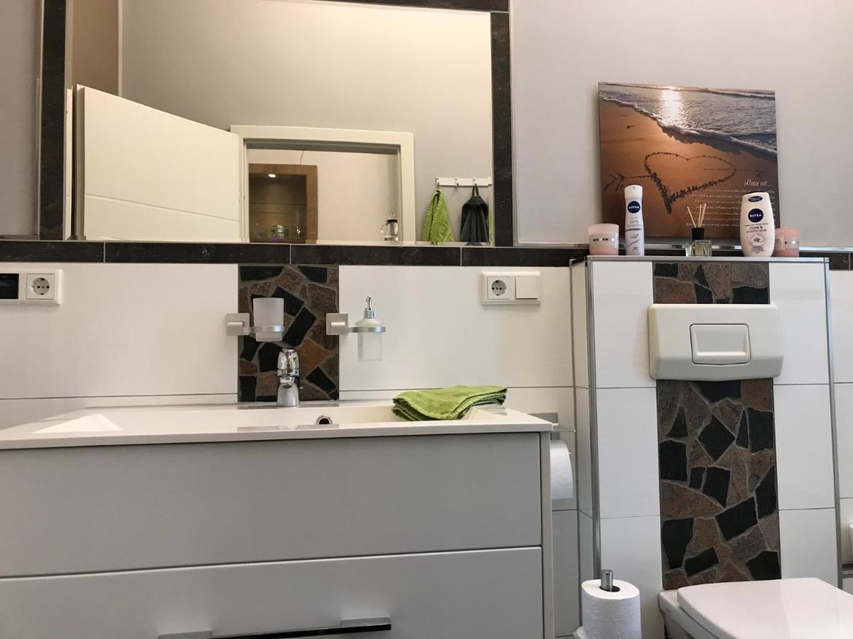 Stadthaus Artur - Apartment Madrid Remscheid Esterno foto